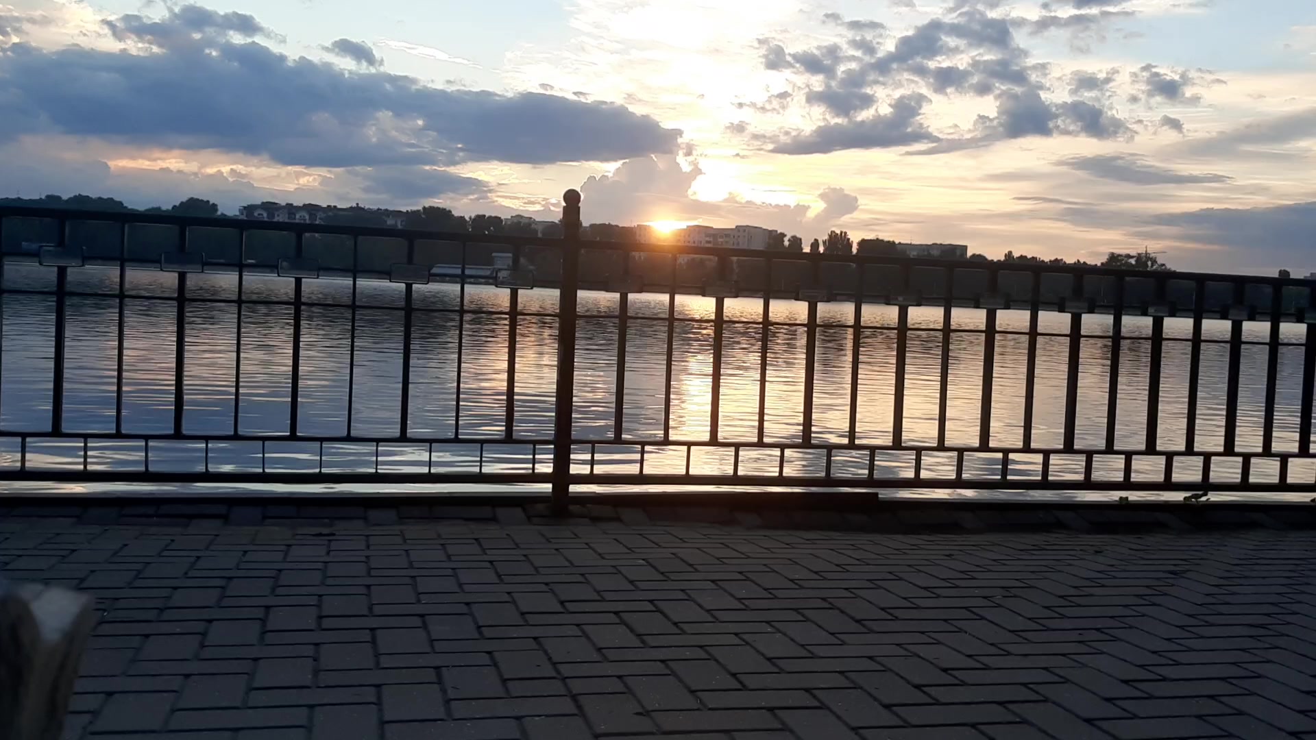 apus    -   2 iulie 21